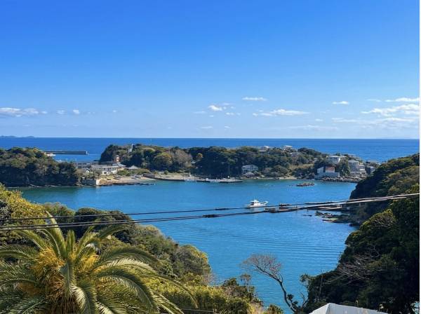お部屋からの眺望です。綺麗に江の島を望みます。