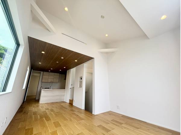 勾配天井で開放感あふれるLDK