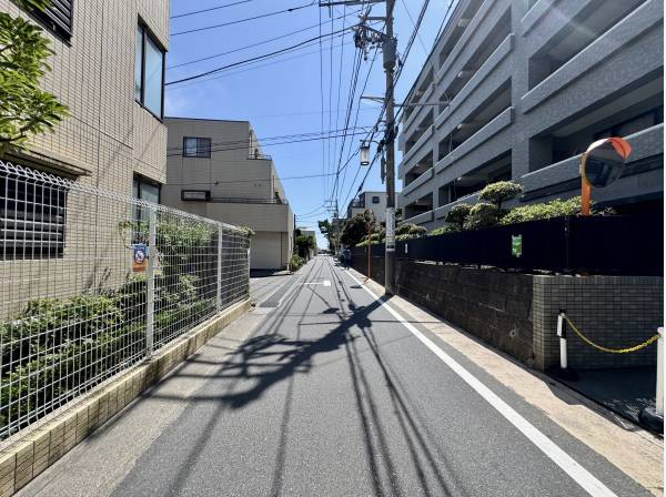 シンボルロードと呼ばれる道、この先がすぐ海です！