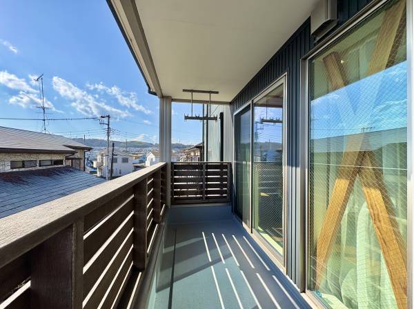 しっかりと大きさのあるバルコニー
