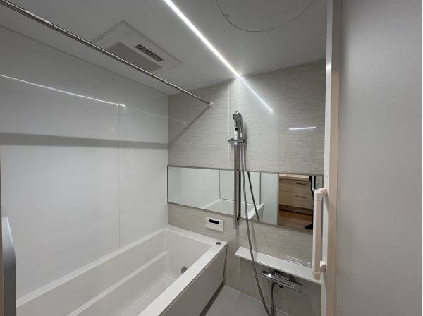 新規交換済みのバスルーム。