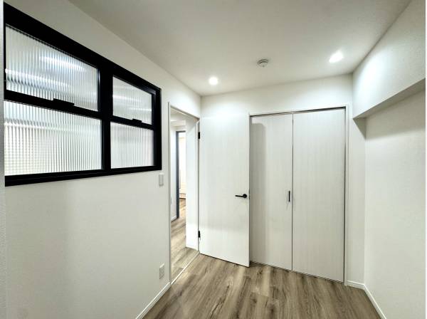 リビング隣に1部屋完備