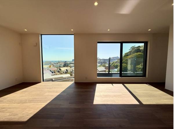 2階LDKから江の島・海を望む開放的な眺望！