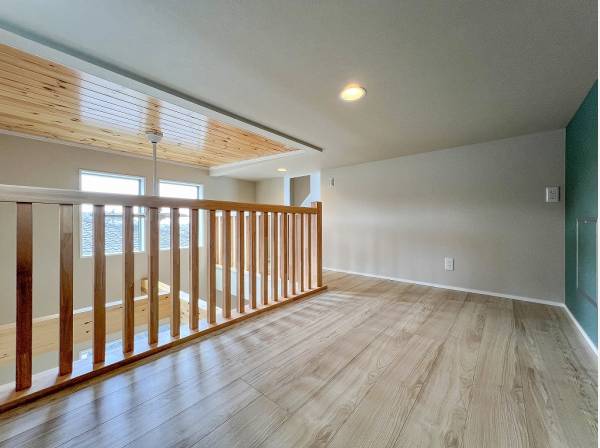 木の優しさを感じられるロフトスペース