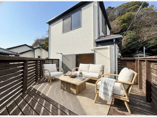 ウッドデッキスペース（家具はCGによるイメージになります）