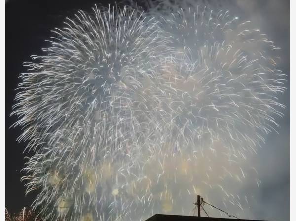 バルコニーから撮影した花火大会の写真！