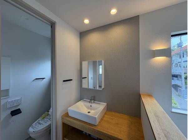 2階にも洗面台が有りますよ！