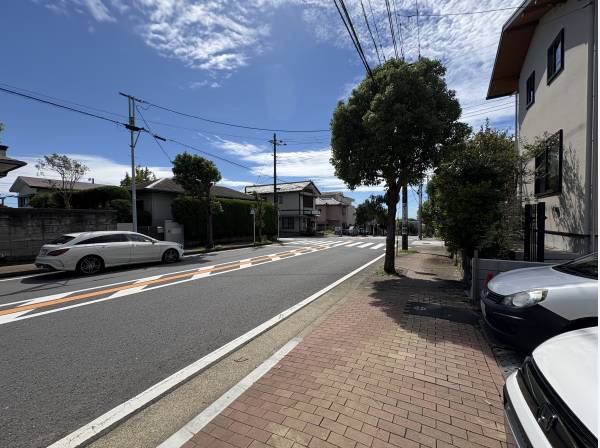 前面道路です