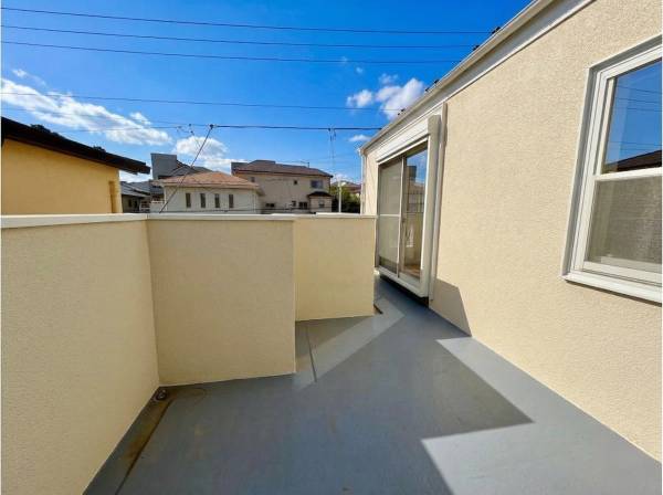 バルコニーも広くて使いやすそうです。