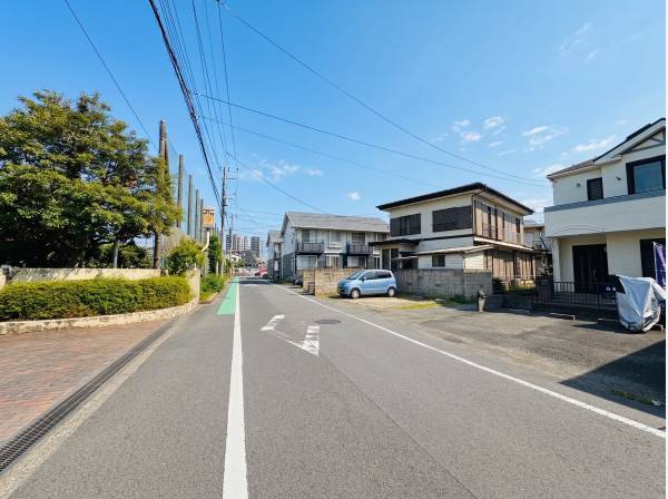 現地までの道も広々で安心