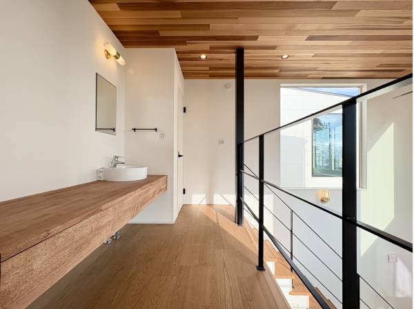 2階にも独立洗面台があるのも嬉しいポイントです♪