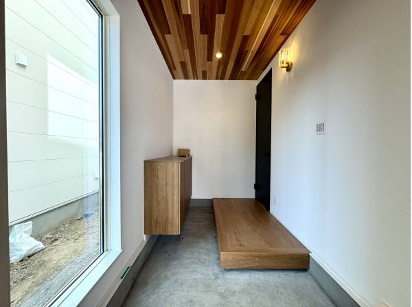 玄関ホールも広さを確保