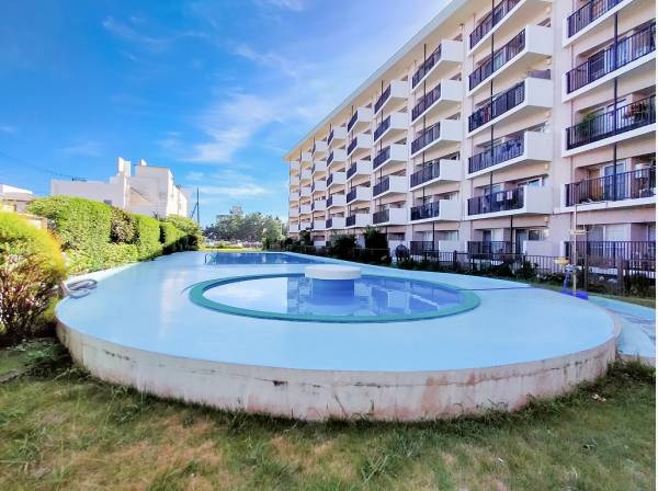 プールが付いた贅沢マンションです。