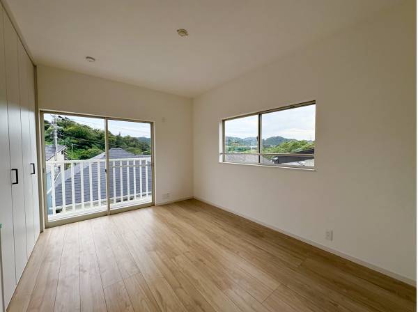 6帖以上のお部屋が全3室となります