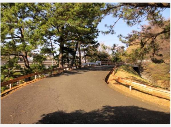 夕暮れの静かな街並みも魅力的です