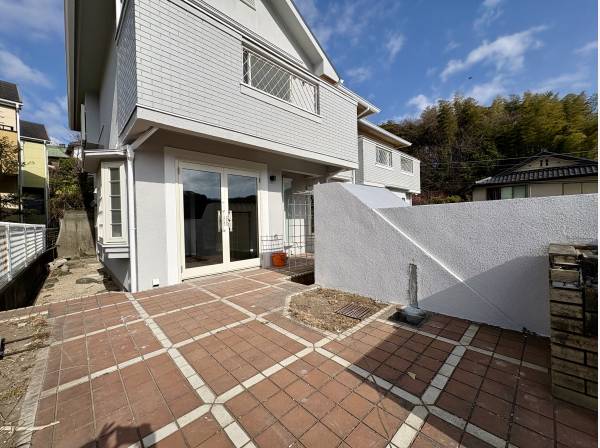 お庭となるテラス部分もございます。