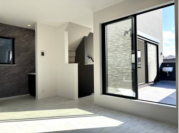 光が差し込む心地よいLDK