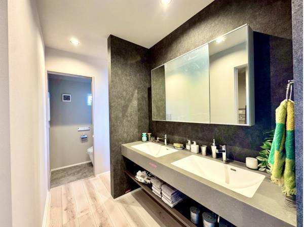 ワイドな洗面スペース！