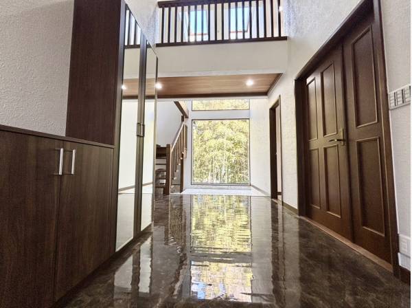 おしゃれな玄関スペース