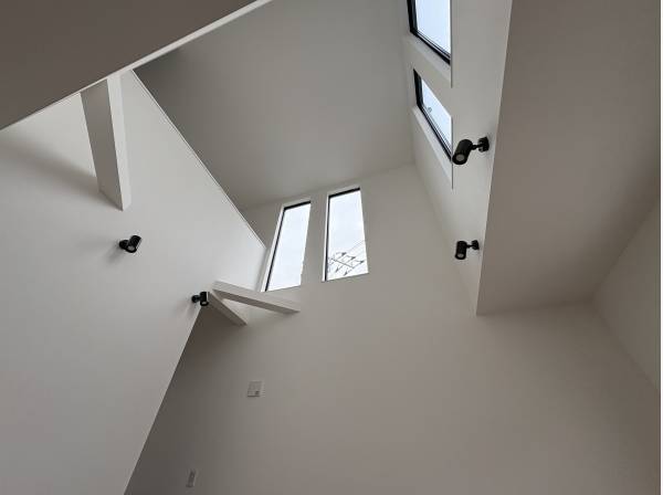 LDKには吹き抜けがあるので開放的です。