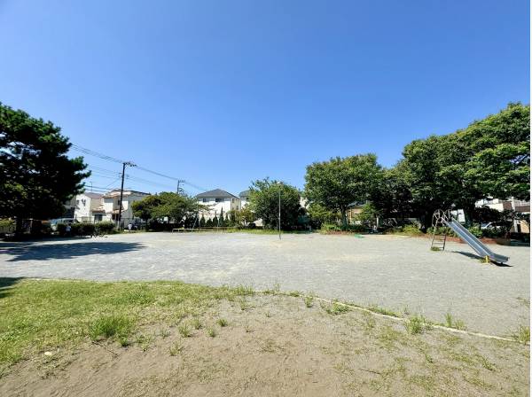 下岡公園まで徒歩3分（約230m）