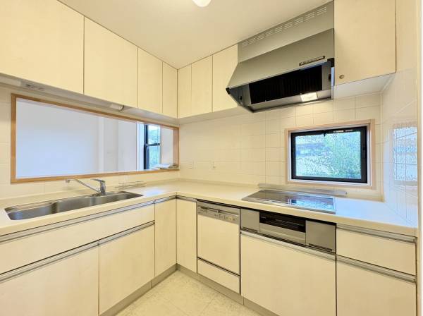 L字型のキッチンスペース