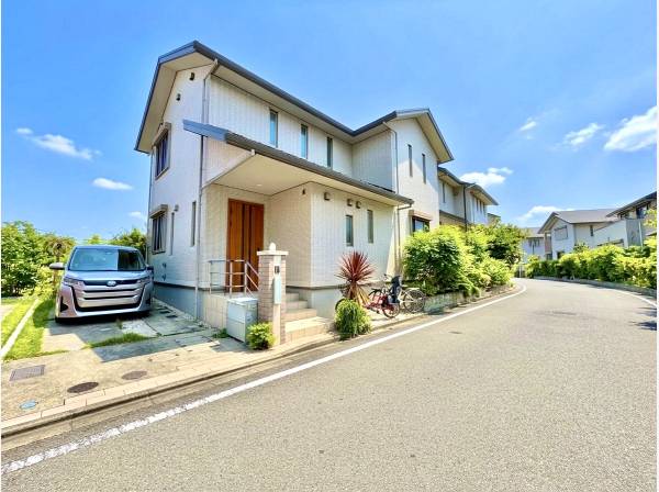 綺麗な街並みに建つパナホーム施工の邸宅