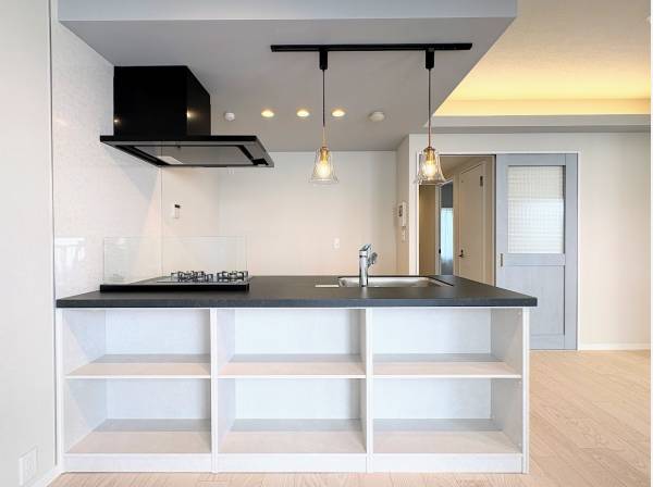 洗練されたデザインのキッチン