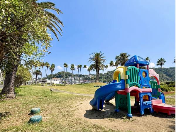 小坪海浜公園まで徒歩7分（約510ｍ）