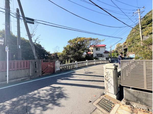 音無川のせせらぎが聞こえてきます