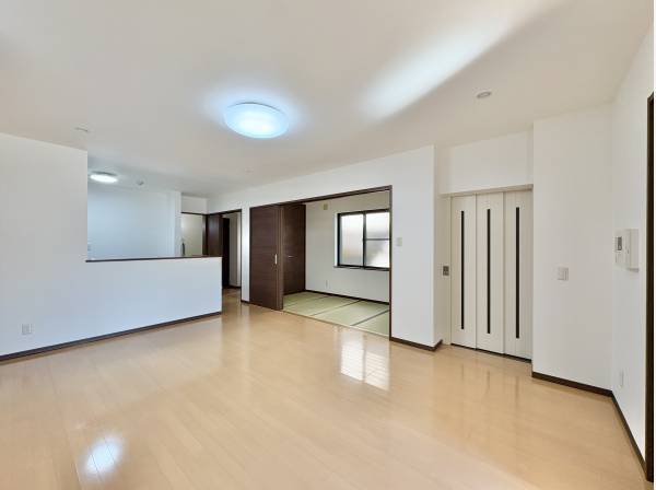 対面キッチンはお子様を安心して遊ばせながら家事ができます