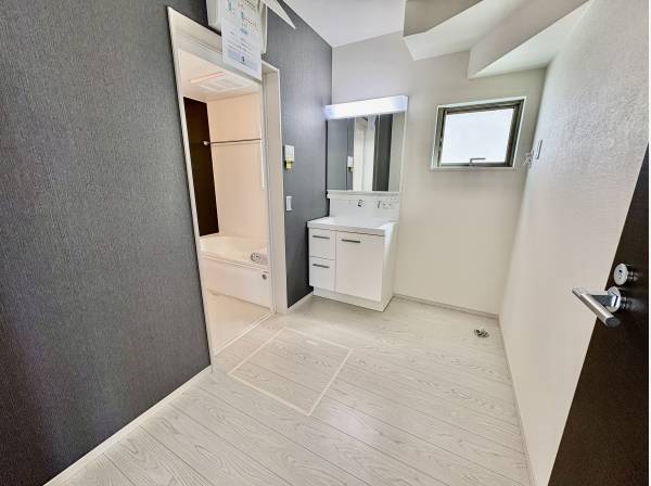 洗面所も広いですね！