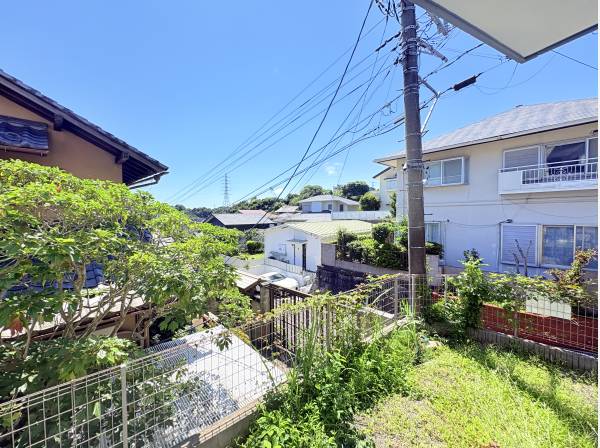 1階LDK繋がるちょっとしたお庭も。