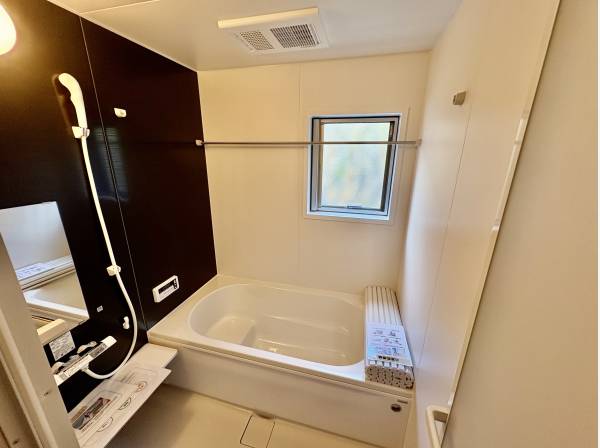 お風呂には浴室乾燥機が付いております！