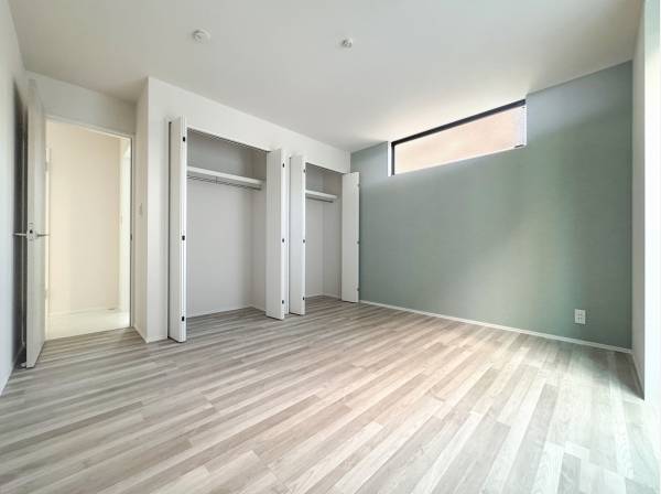 優しい風合いのアクセントクロスが素敵