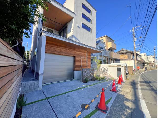 前面道路も広いです