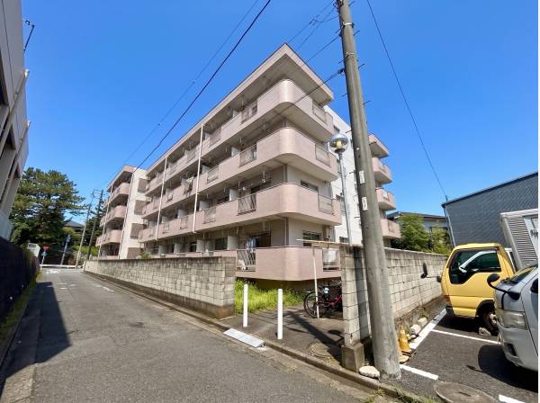 藤沢駅まで徒歩10分のマンションです。