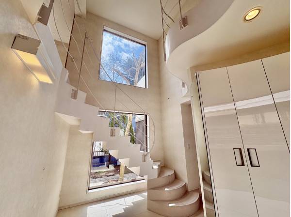 開放感のある玄関が印象的です！