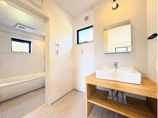 造作洗面台のサニタリールーム