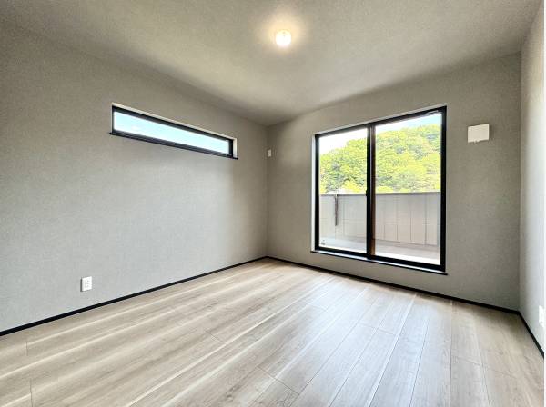 洋室からも緑を眺めます。