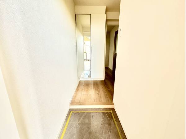 遮音性フローリングを採用した廊下　新規内装フルリフォーム済