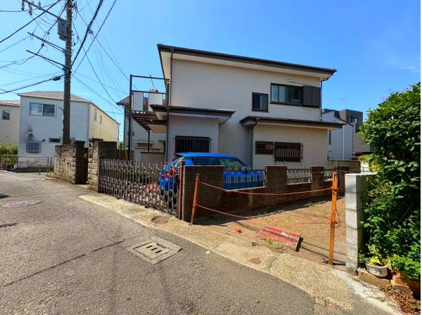 面している通りでございます