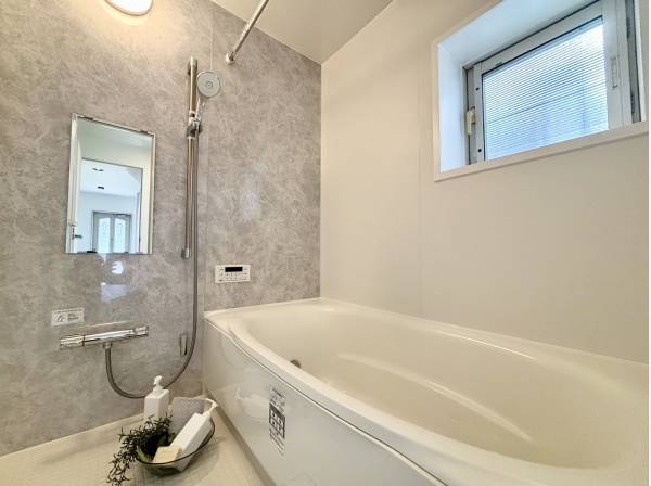 清潔感溢れるバスルーム