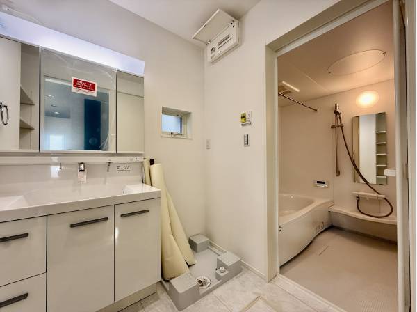 サニタリースペースと浴室