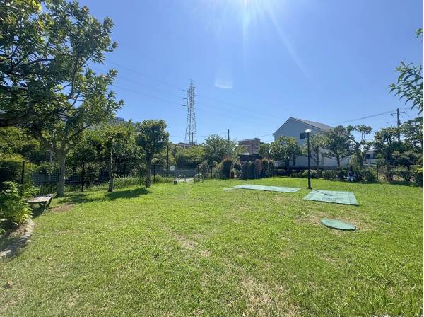 高田南公園まで徒歩1分　約80m