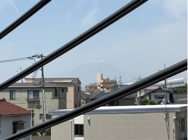 天気の良い日には富士山を望むことができます！