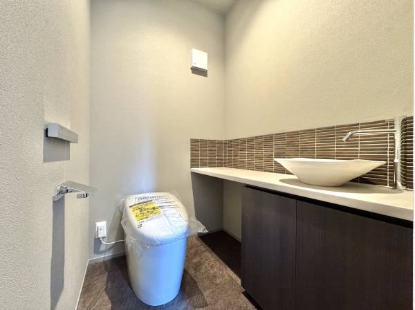 ゆったり落ち着いた空間のレストルーム。