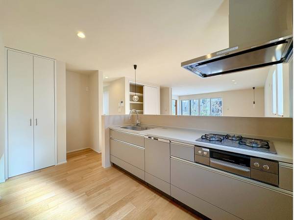 ビルトイン食洗器付きでキッチンライフが快適に