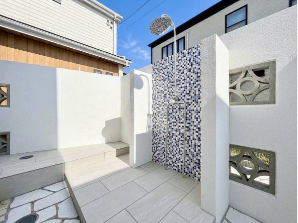 湘南ライフに欠かせない屋外シャワー！