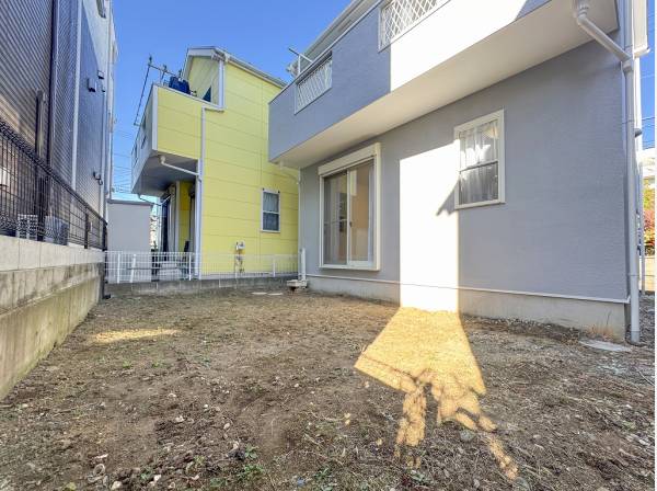 広々としたお庭は芝生を敷いたり様々なアレンジが愉しめます